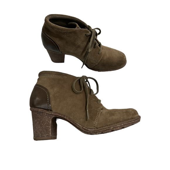 Clarks Collection Soft Cushions Olive Suede & Leather Lace Block Heels Size 9 - Picture 2 of 8